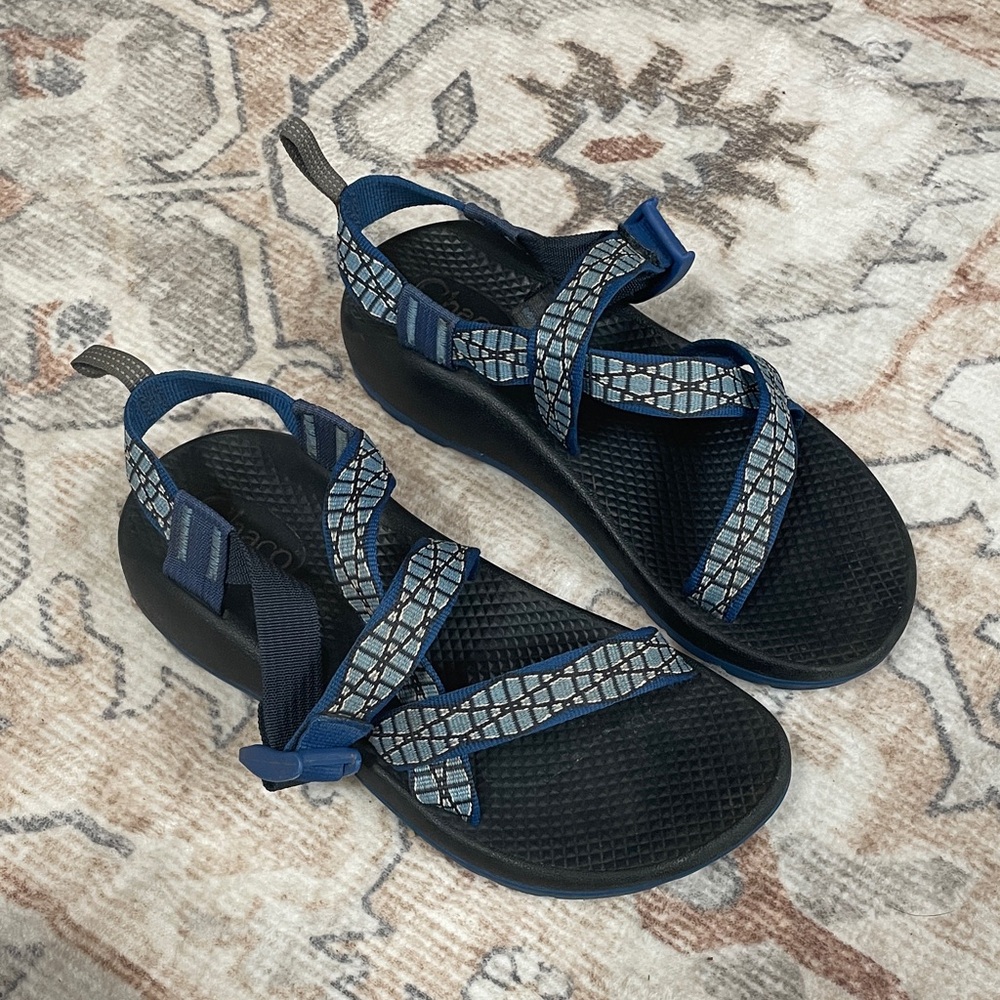 Chaco Blue Patterned Strappy Sport Sandals